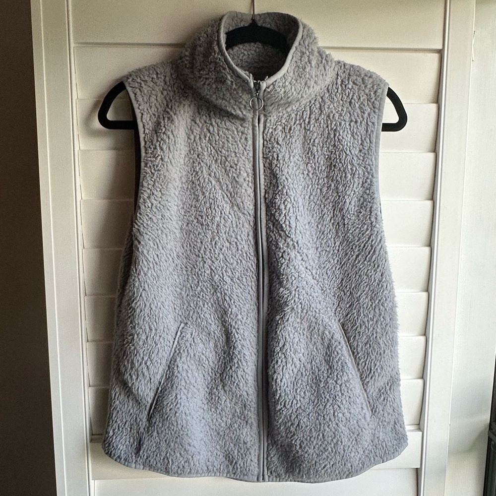 SO Soft Gray Sherpa Vest